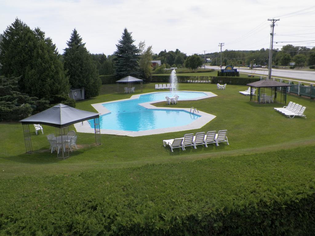 Days Inn By Wyndham Shelburne/Burlington المظهر الخارجي الصورة