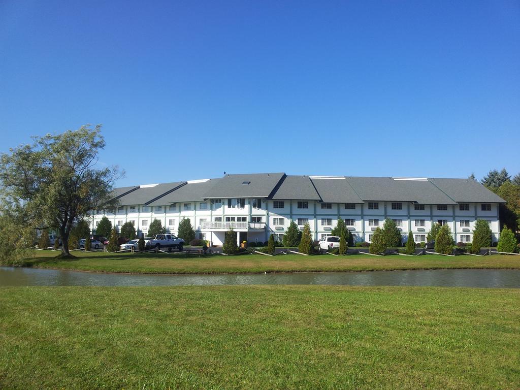 Days Inn By Wyndham Shelburne/Burlington المظهر الخارجي الصورة