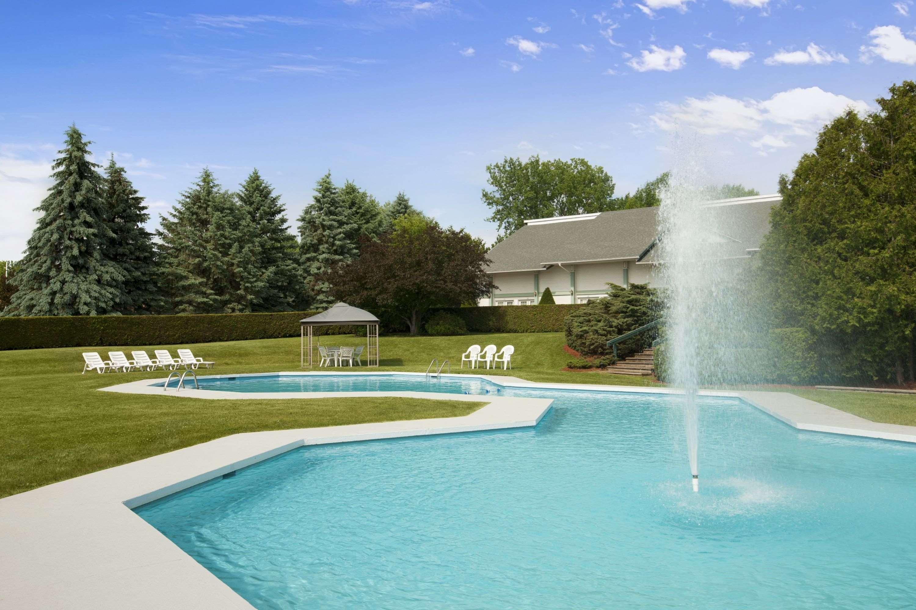 Days Inn By Wyndham Shelburne/Burlington المظهر الخارجي الصورة