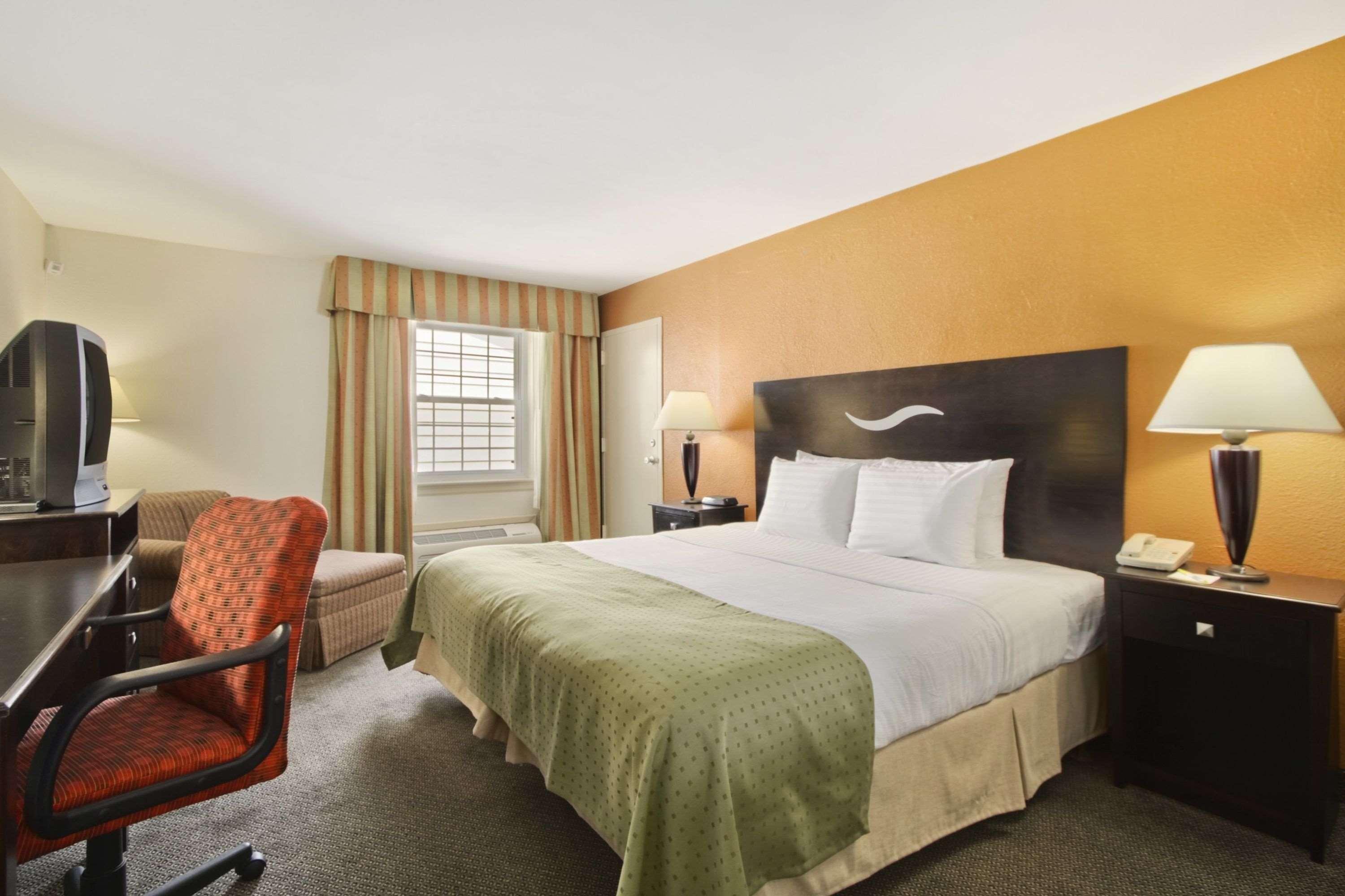 Days Inn By Wyndham Shelburne/Burlington المظهر الخارجي الصورة