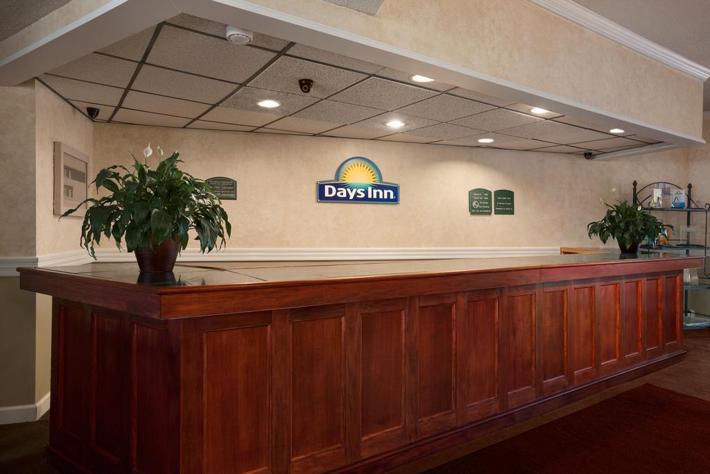 Days Inn By Wyndham Shelburne/Burlington المظهر الخارجي الصورة