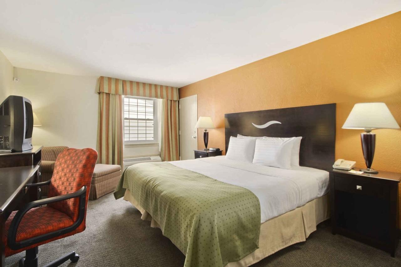 Days Inn By Wyndham Shelburne/Burlington الغرفة الصورة