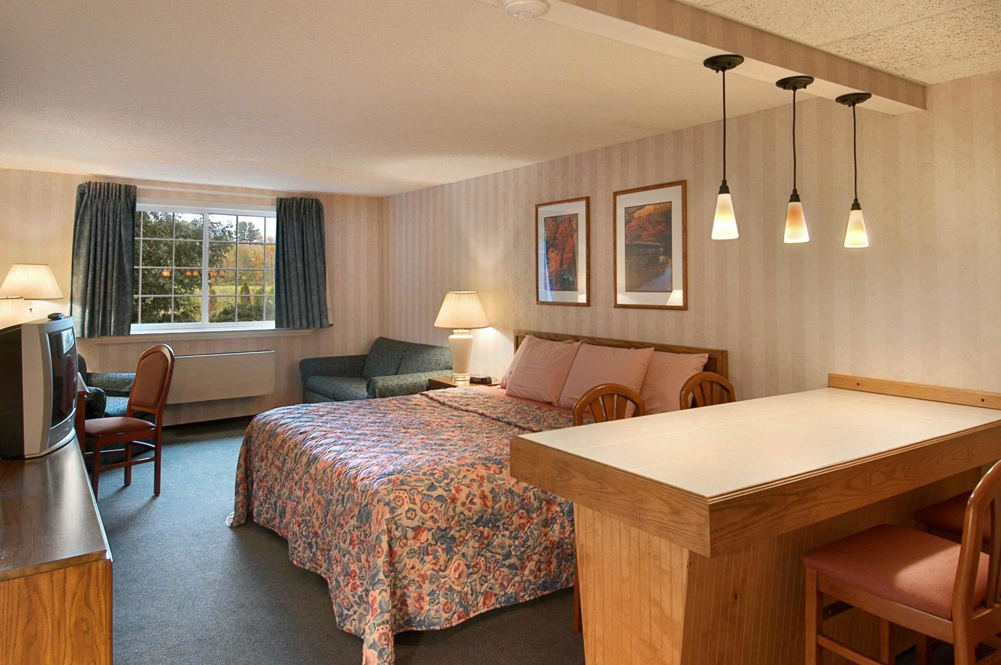 Days Inn By Wyndham Shelburne/Burlington المظهر الخارجي الصورة