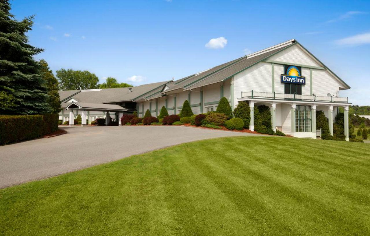 Days Inn By Wyndham Shelburne/Burlington المظهر الخارجي الصورة