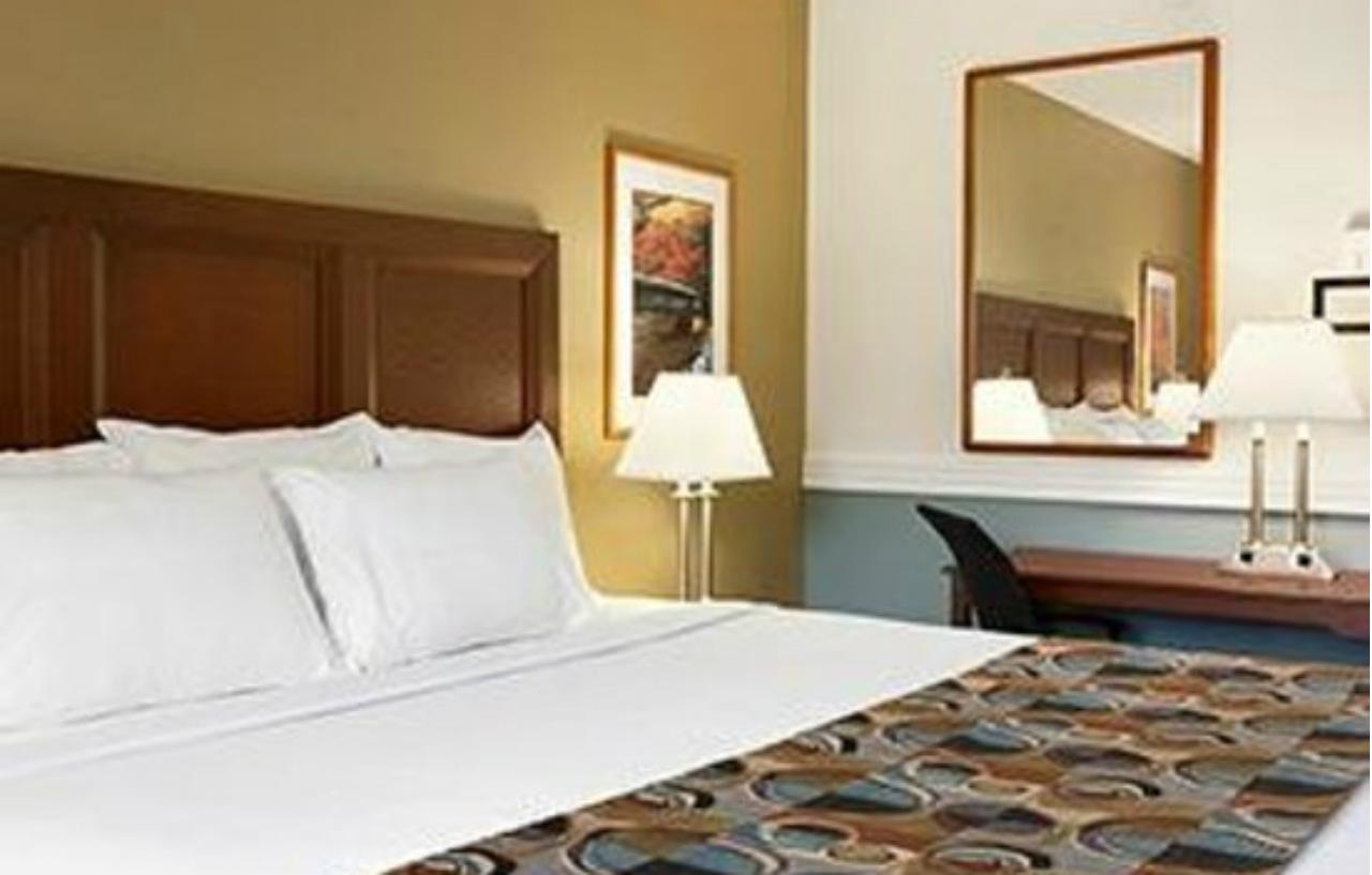 Days Inn By Wyndham Shelburne/Burlington المظهر الخارجي الصورة